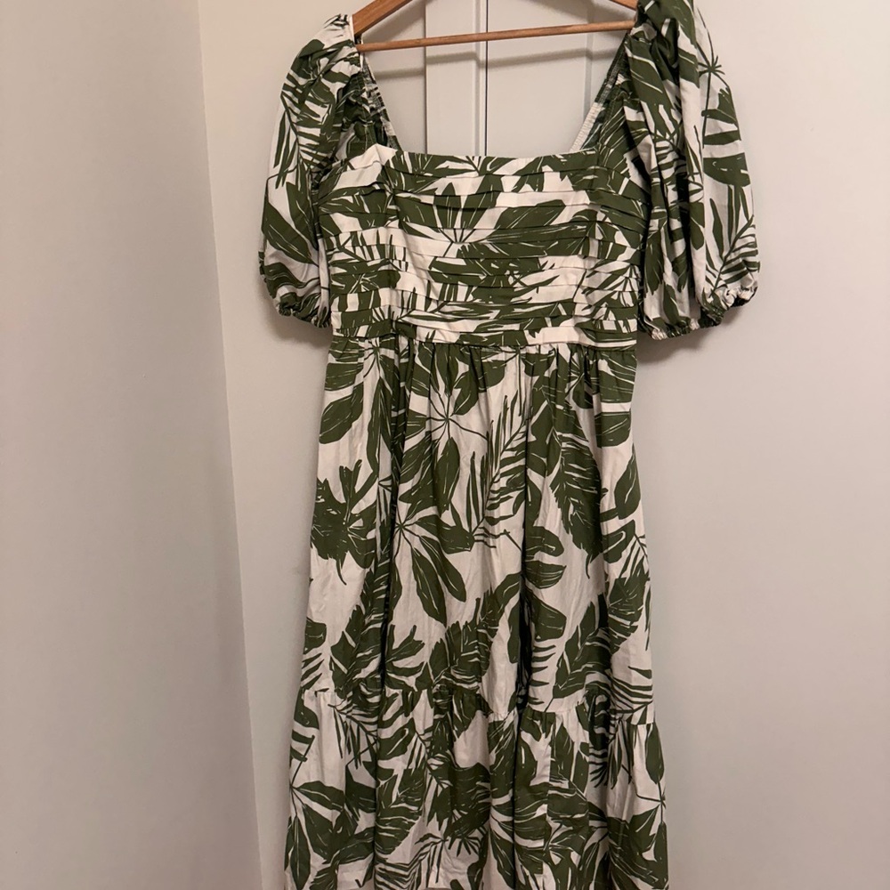 Abercrombie & Fitch Green Leaf Print Midi Dress